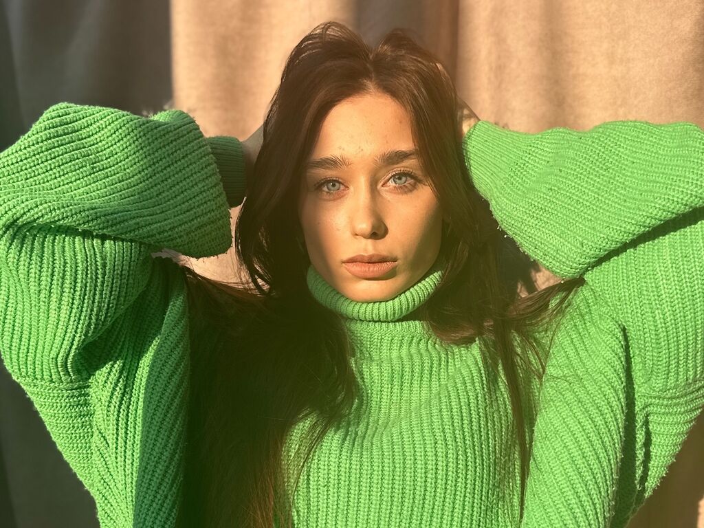 Udela Danbury Picture